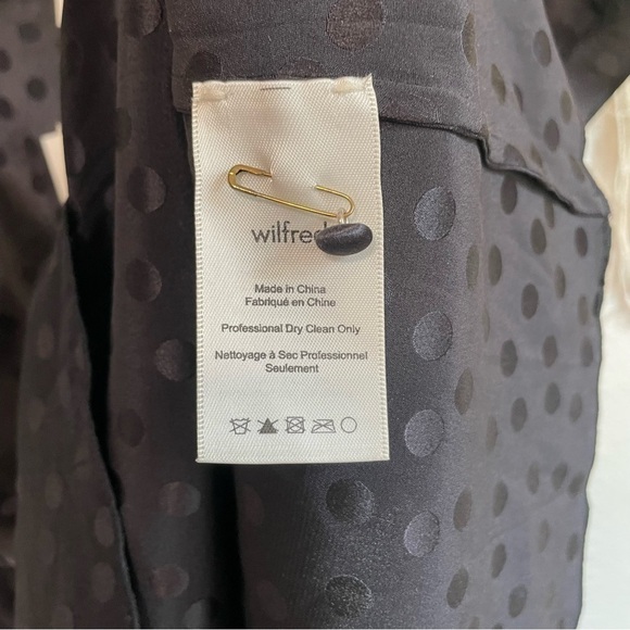 NWT Aritzia Wilfred 100% Silk Cypres Short Sleeve Keyhole Back Top Black XS - Picture 6 of 7